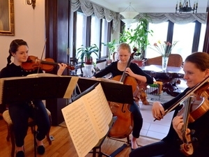 Exchange promotes Vietnam culture in Canada